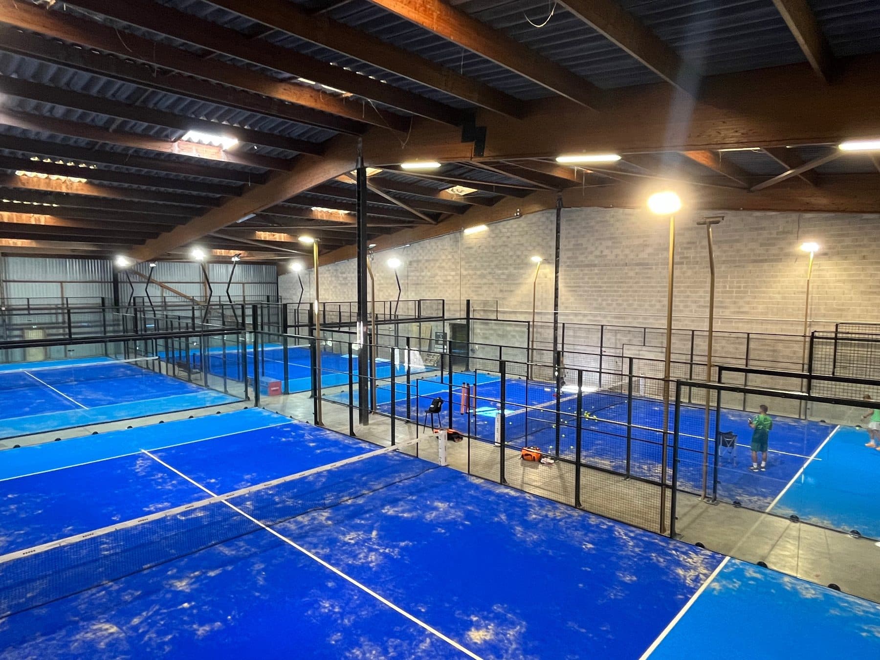 Pistes de padel couvertes d'Inside Sport Reims
