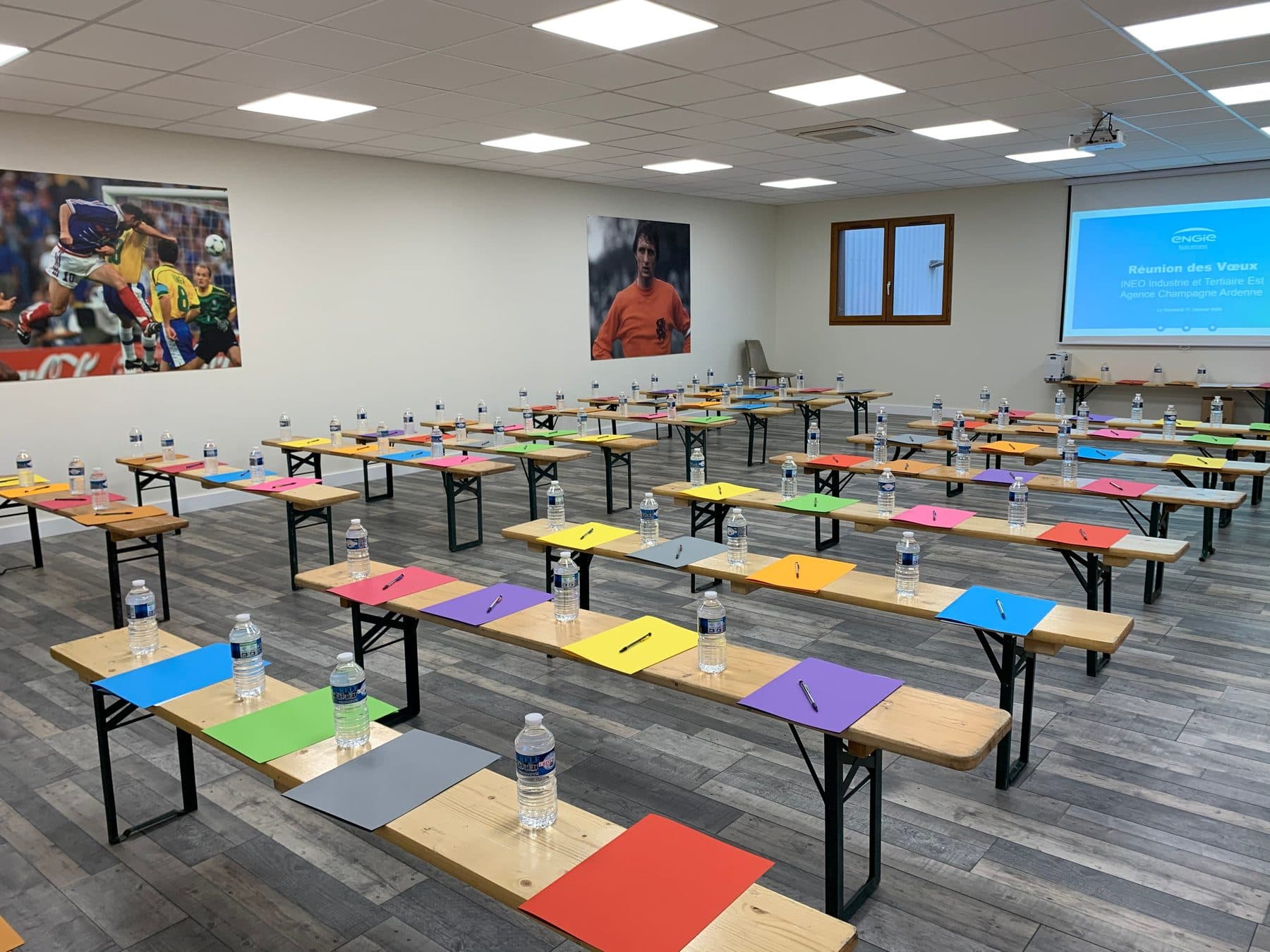 Salle de séminaire d'Inside Sport aménagée pour un atelier