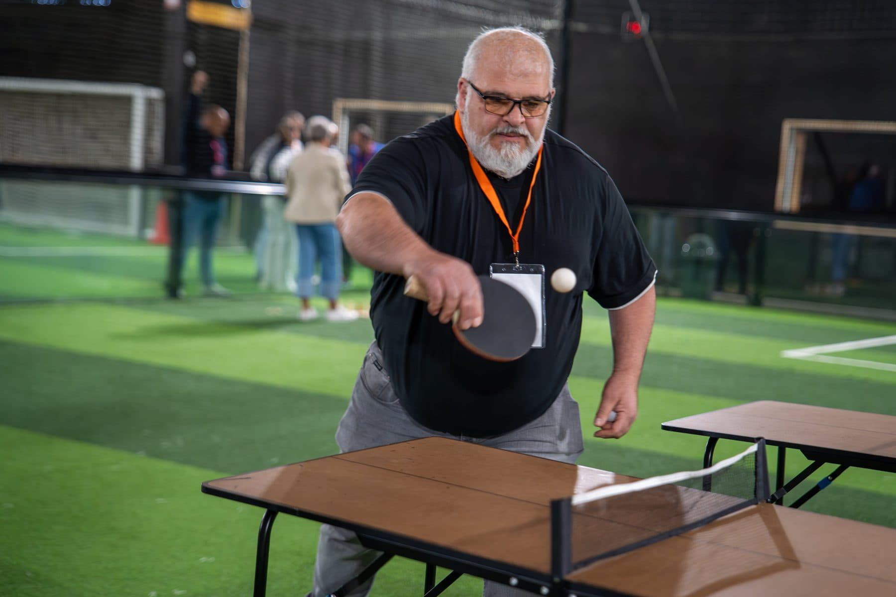 Épreuve de ping-pong organisée sur-mesure pour une entreprise